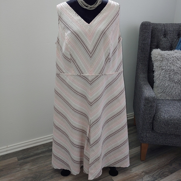 Adrianna Papell Dresses & Skirts - Adrianna Papell Dress